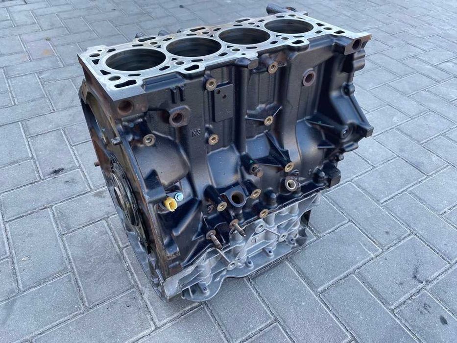 Блок цилиндров Renault Trafic Opel Vivaro 2.0 dci Трафик Виваро мотор