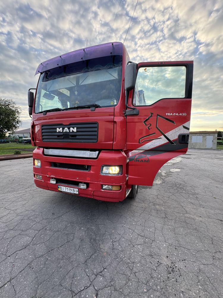 Вантажний автомобіль MAN TGA 26.430