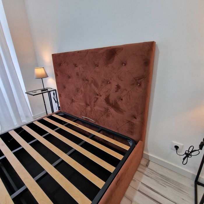 Camas De Casal Estofadas Top de Gama 190x140m Estrado Incluído 199€ !!