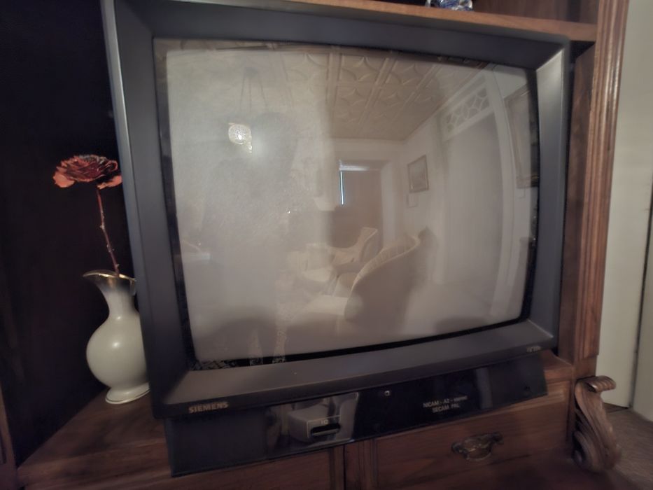 Televisões Antigas CRT – Vintage / Retro Gaming (anos 80/90)