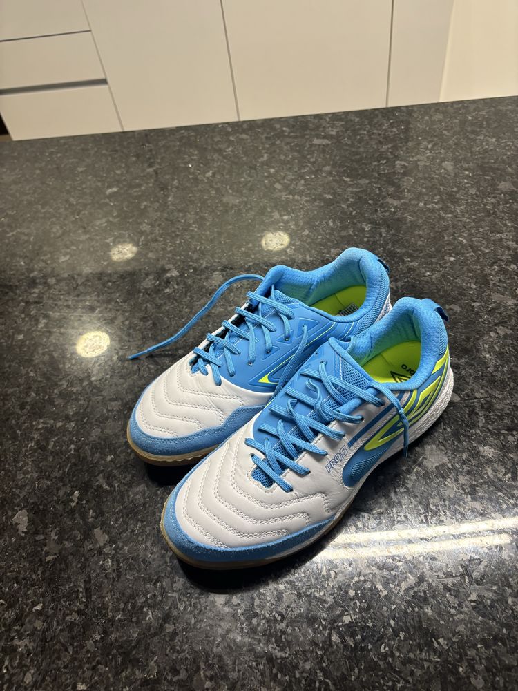 Umbro Pro 5 bump 44