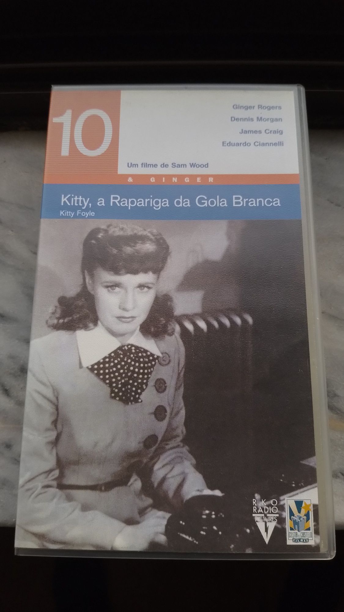 VHS Kitty, a Rapariga da Gola Branca