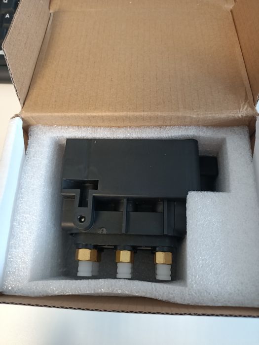 ZAWÓR AIRMATIC  Mercedes W164 W166 W221