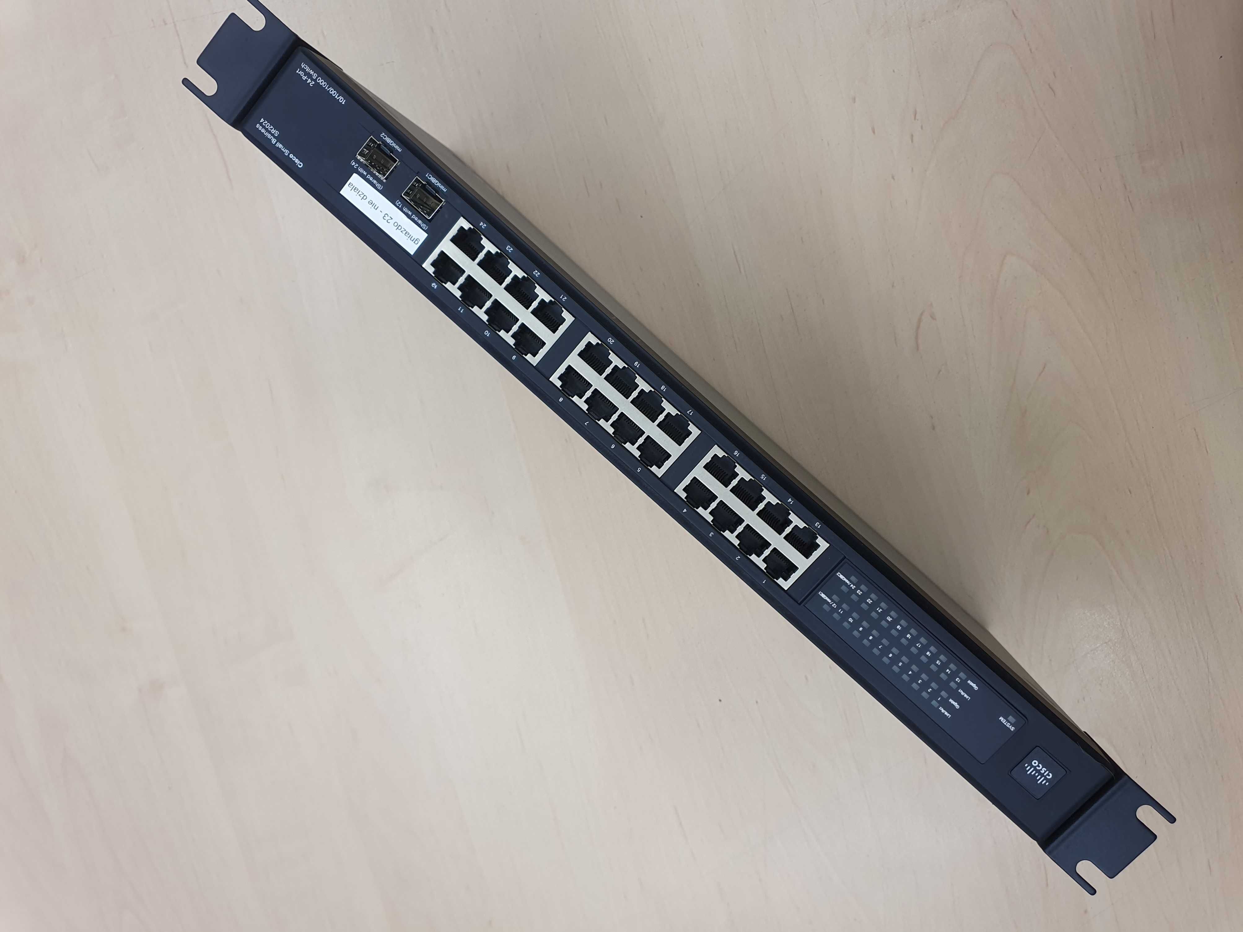 Cisco SR2024 V3 24-portowy przełącznik sieciowy