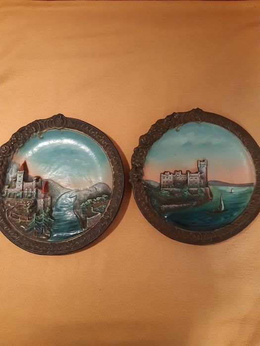 Тарілки декоративні.