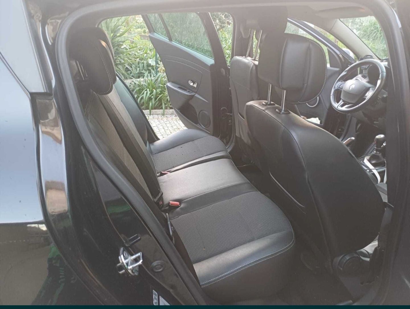 Renault megane 3 GT line 1.5Dci 110 cv
08/20132
GPS
Bluetooth
Sensores