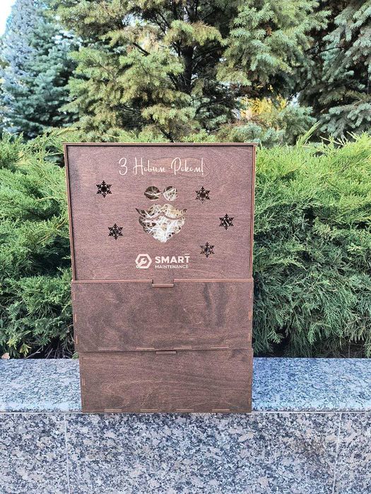 Подарункові коробки з фанери оптом | Корпоративні новорічні набори