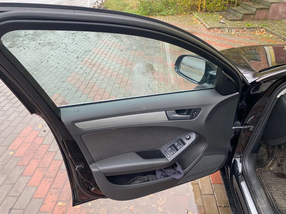 Ауді а4 б8 2011р