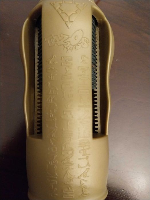 Porta Tazos dourado, Yu Gi Oh, Matutano, em muito bom estado