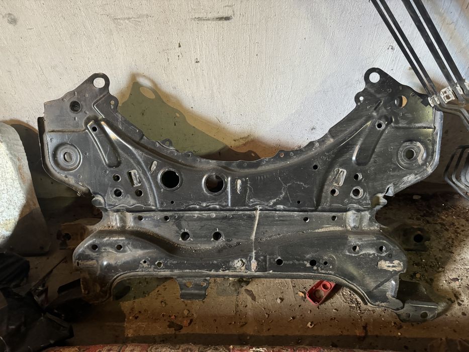 Подрамник, балка , стабилизатор RAV4 13-18