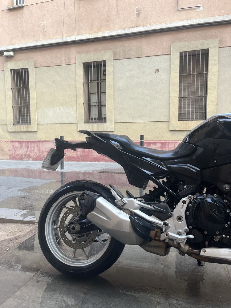 Bmw   F900R   2021