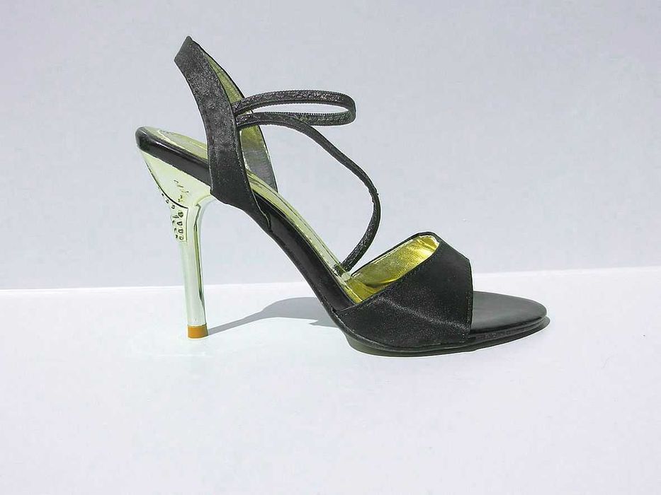 Seksowne ubierające nogę *HONIZI* roz 36