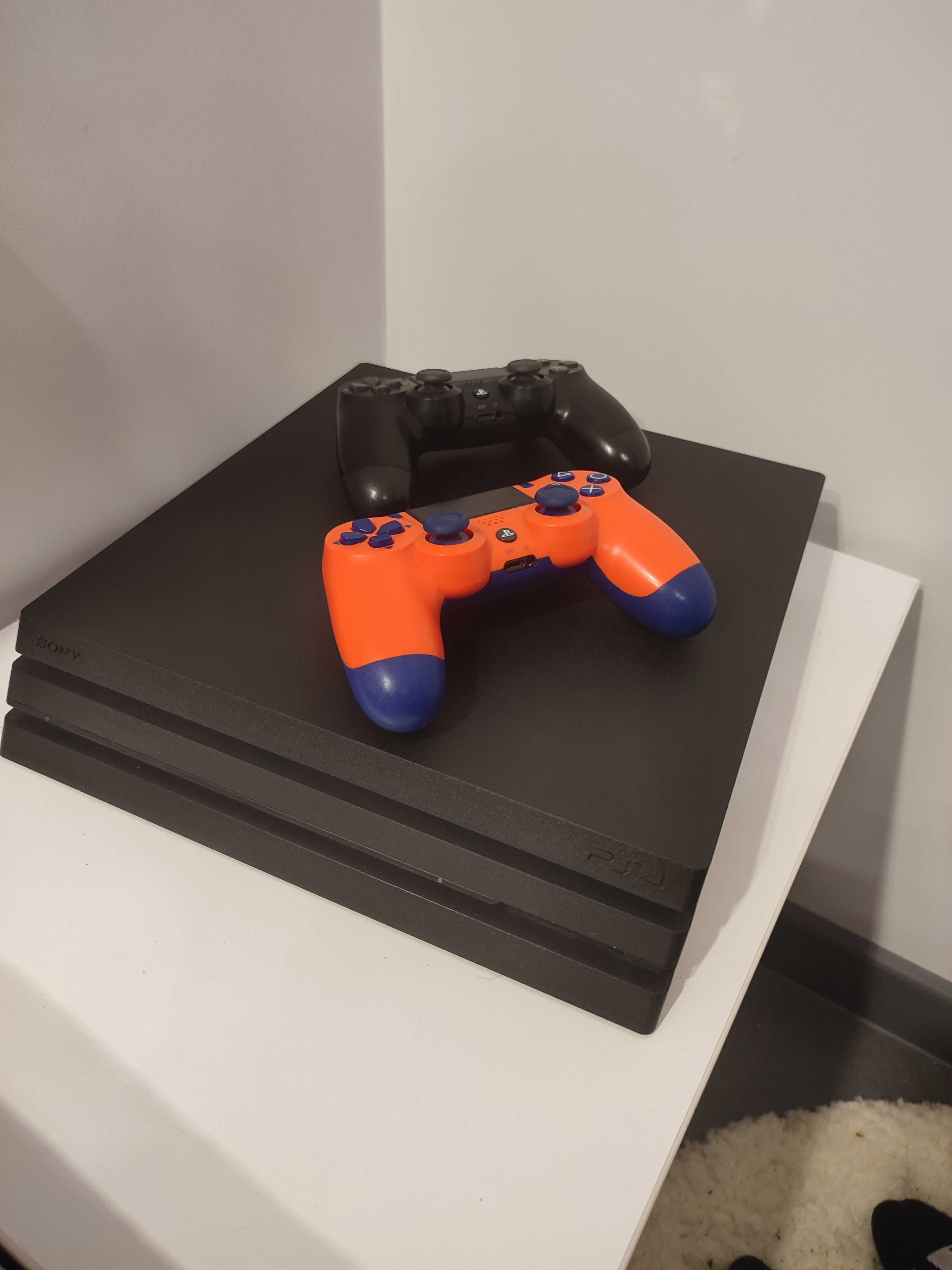 Продам PS4 pro 7208b. 2 джойстика + 3 диска з грою