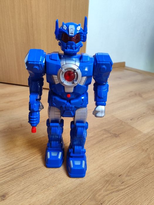 Interaktywny robot chodzi świeci mowi