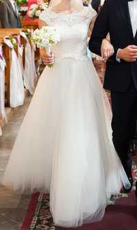Piękna suknia ślubna w kształcie literki A