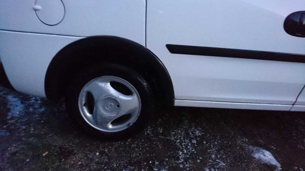 Jantes Opel 14' , furação 4x100 com pneus 175/65R14