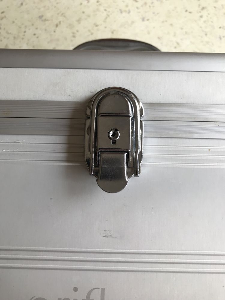 Kuferek na kosmetyki
