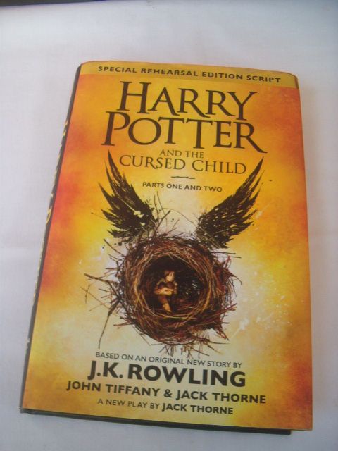 Livro Harry Potter and The Cursed Child