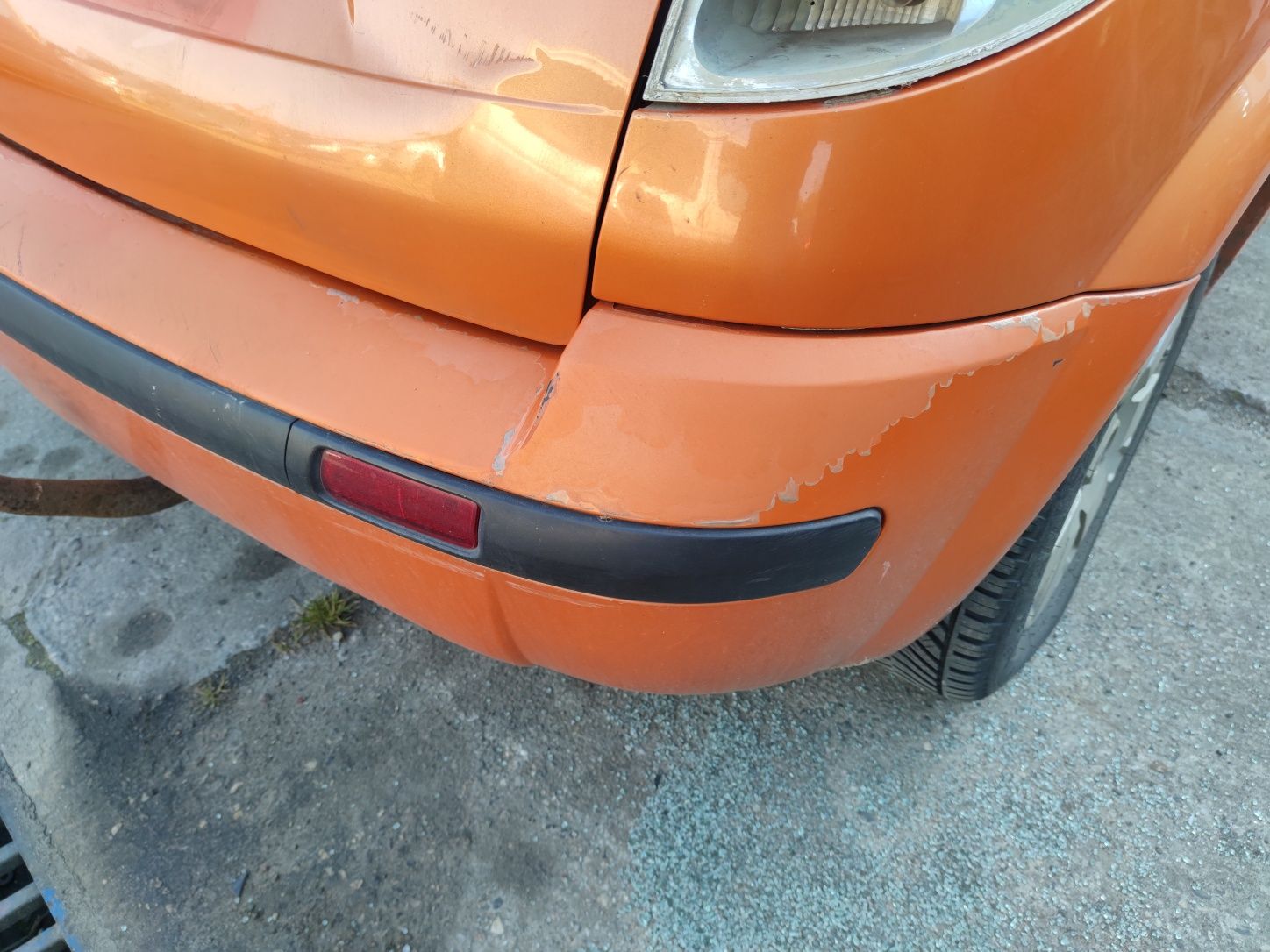 Citroen C3 pluriel zderzak tył KHUD