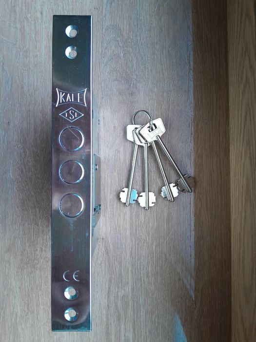 Продам даерной замок KALE