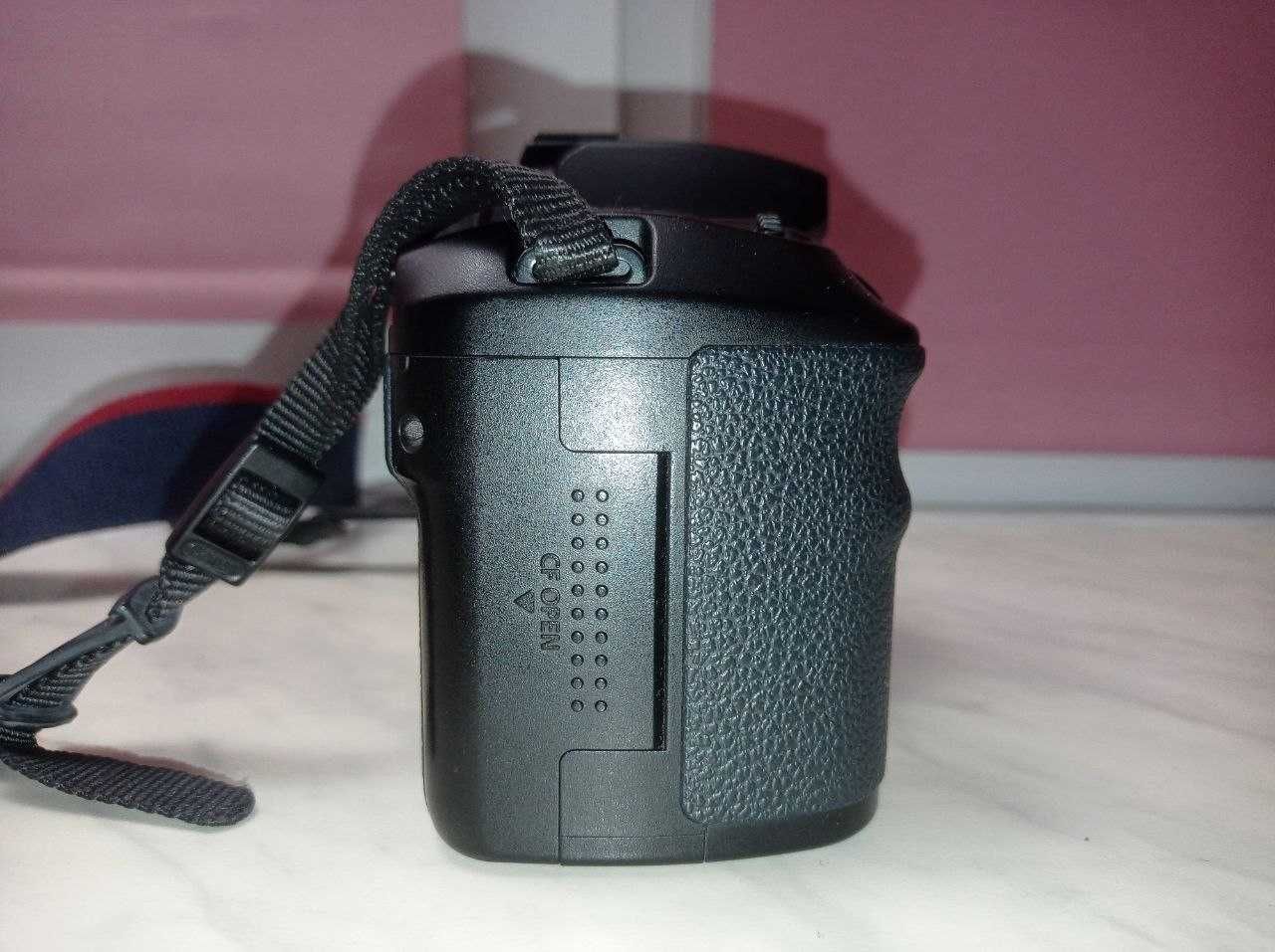 Дзеркальний фотоапарат Canon EOS D60