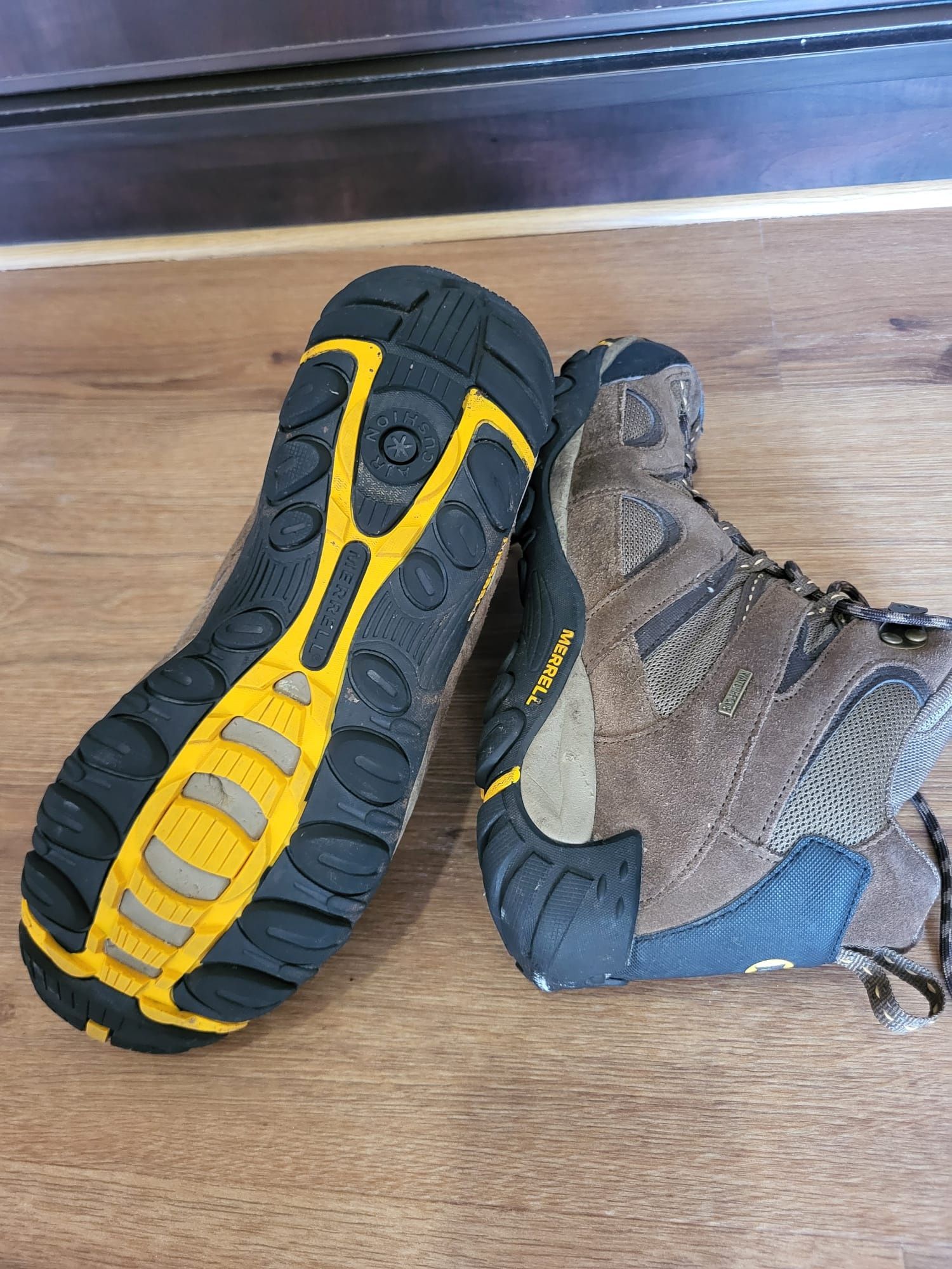 Botas Merrell castanhas
