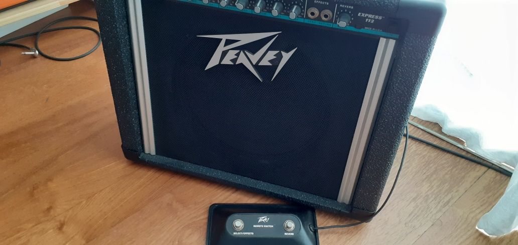 Amplificador Peavey Express 112 - Made in USA