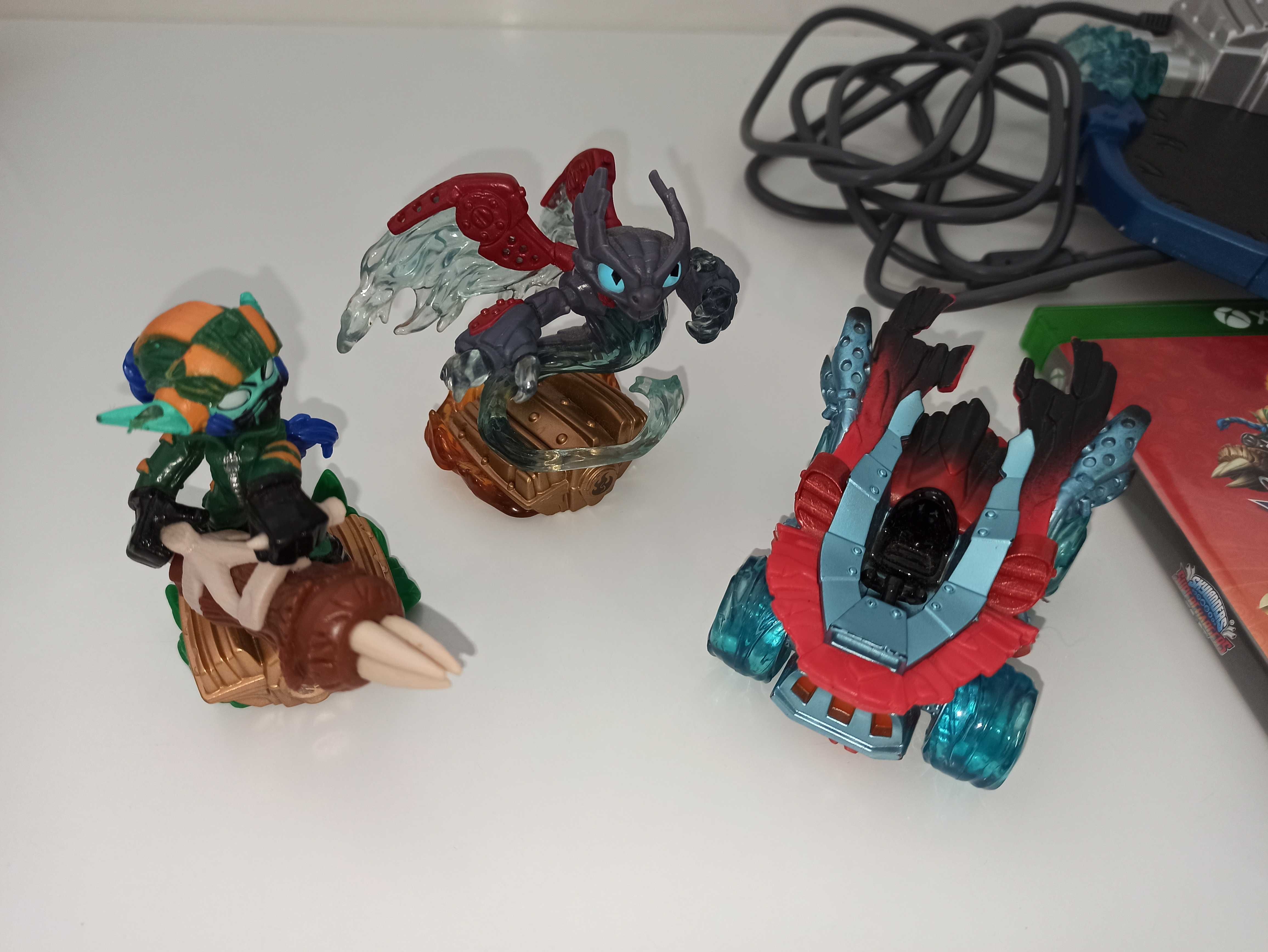 xbox one SKYLANDERS SUPERCHARGERS dla dzieci figurki unikat 1-2 graczy