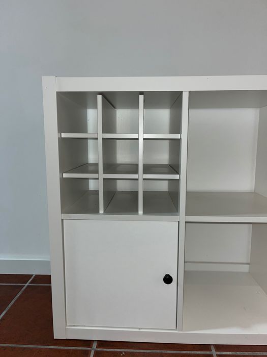 Móvel IKEA branco c 2 garrafeiras