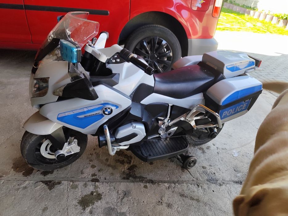 Motocykl policyjny dla dzieci. Boczne kółka