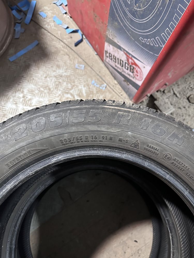 Пара шин 205/55 R16, чудовий стан, з Європи,без дефектів