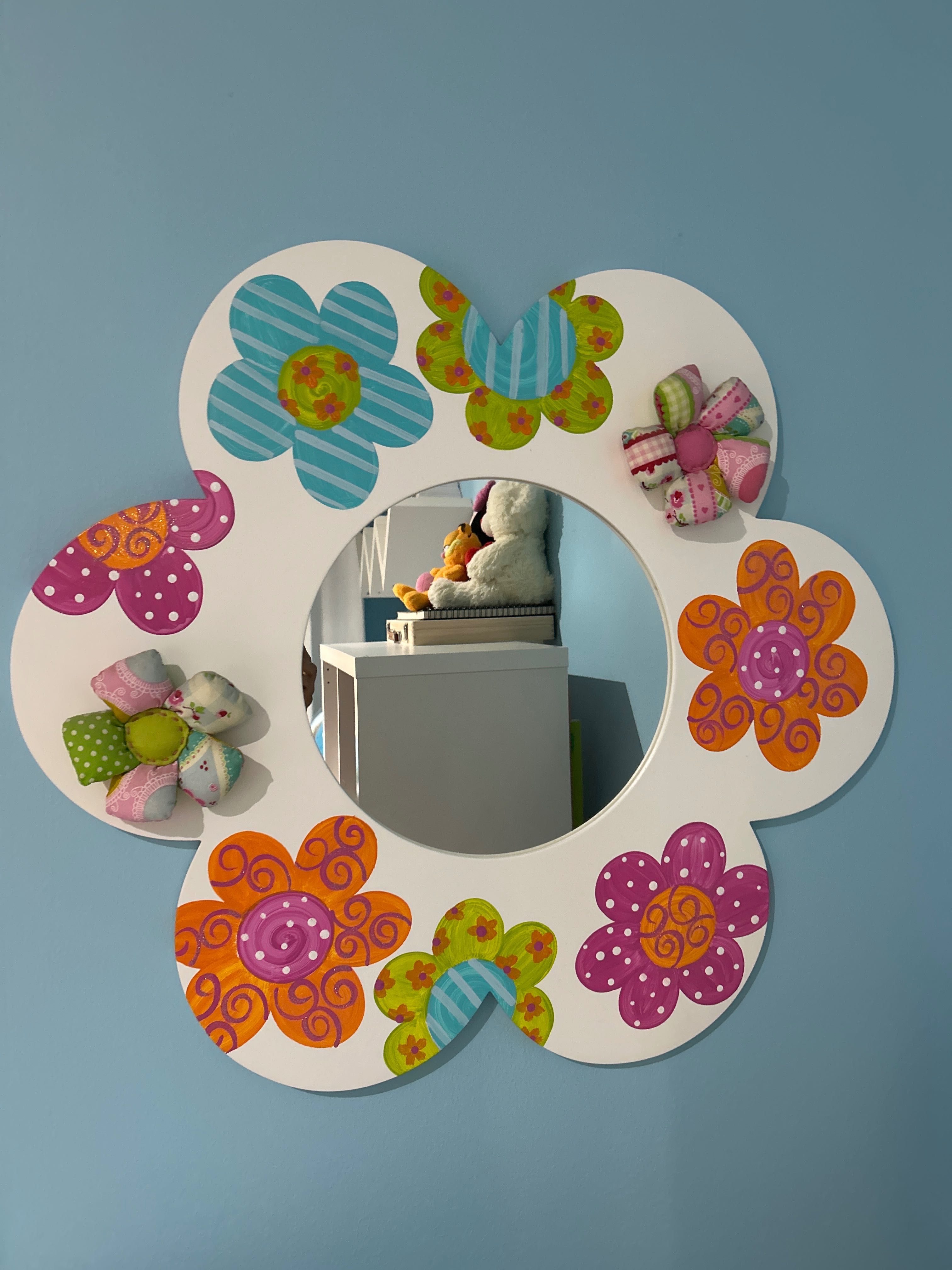 Cómoda com espelho/ cama berço e baú brinquedos para quarto menina