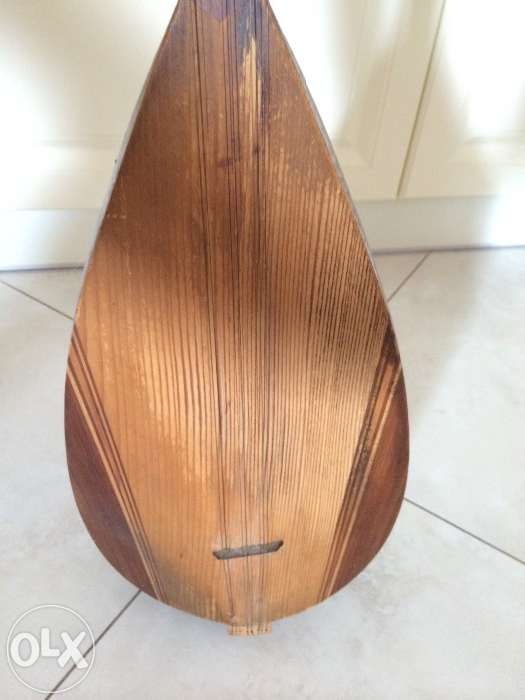 Saz instrument muzyczny ma ok.50 lat