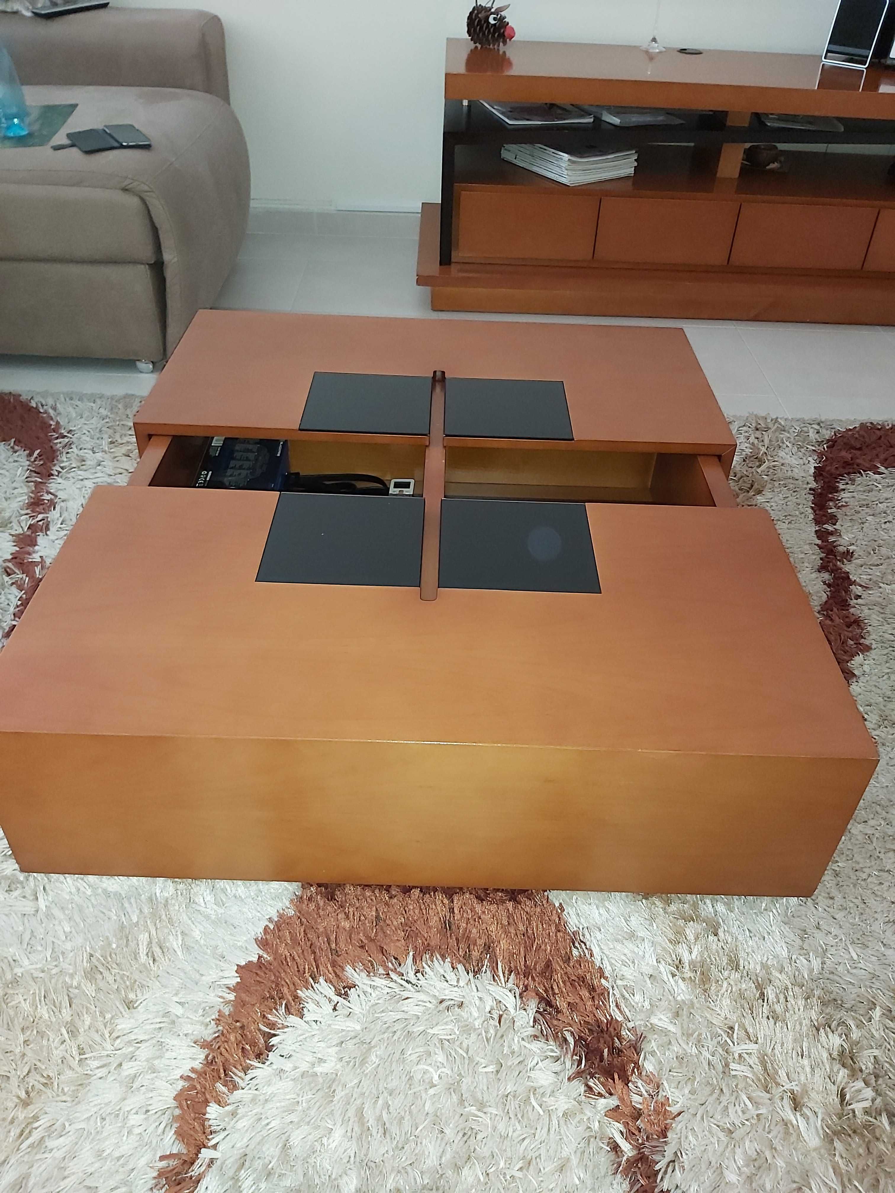 Móveis de sala e cozinha