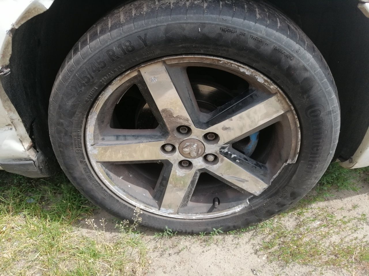 Dodge Avenger uszkodzony