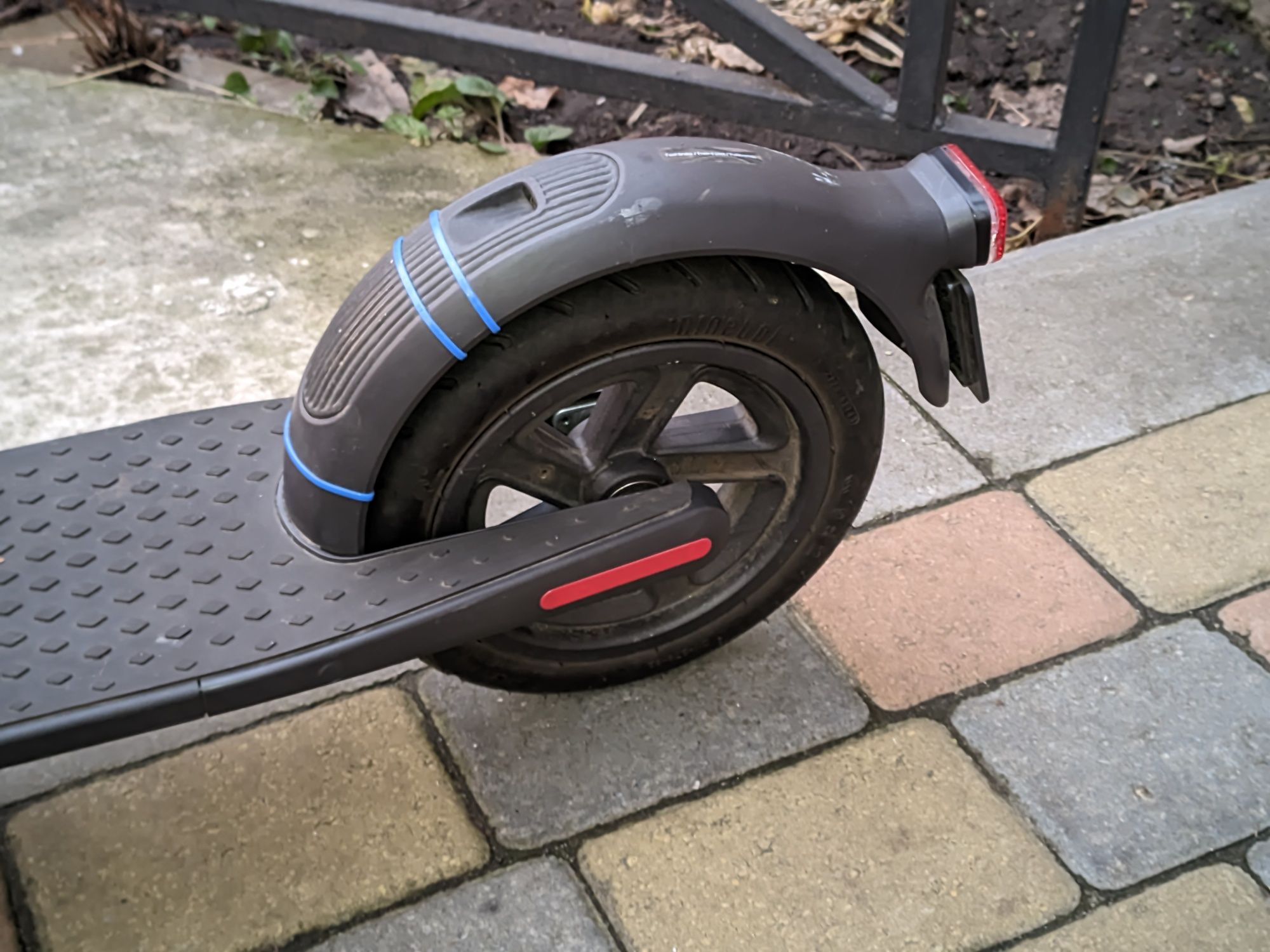 Продам Електросамокат Segway Ninebot KickScooter E22E