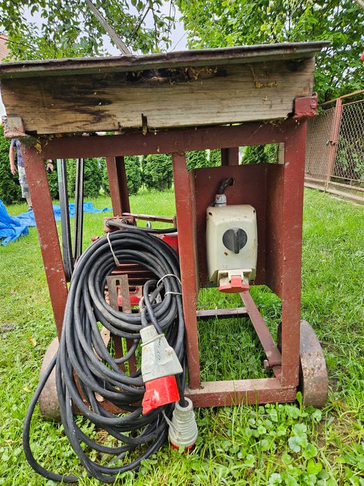 Sprzedam cyrkularkę z łuparką świdrową