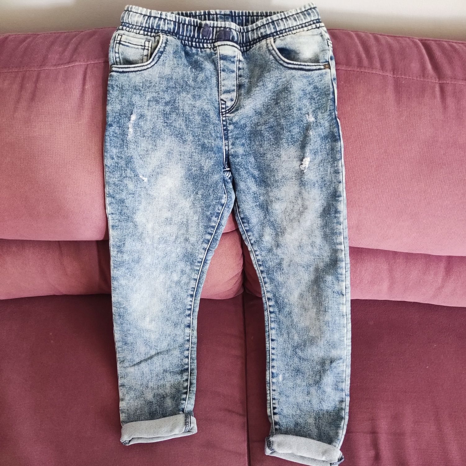Spodnie chłopięce dżinsowe r. 134