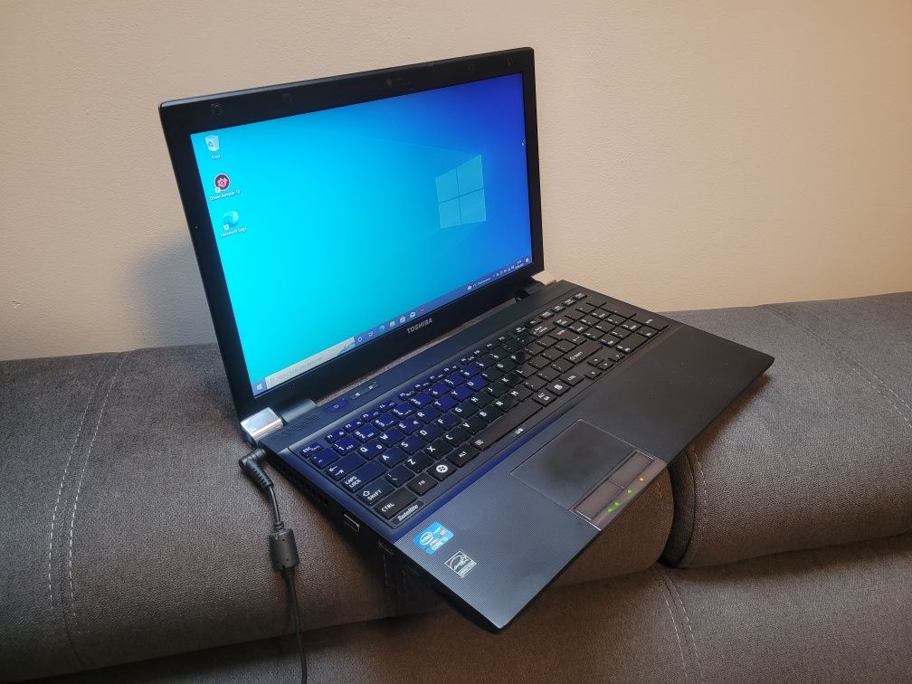 Laptop Komputer Toshiba- Intel i5, 4gb ram, dysk 500gb, Szybki! 15,6"