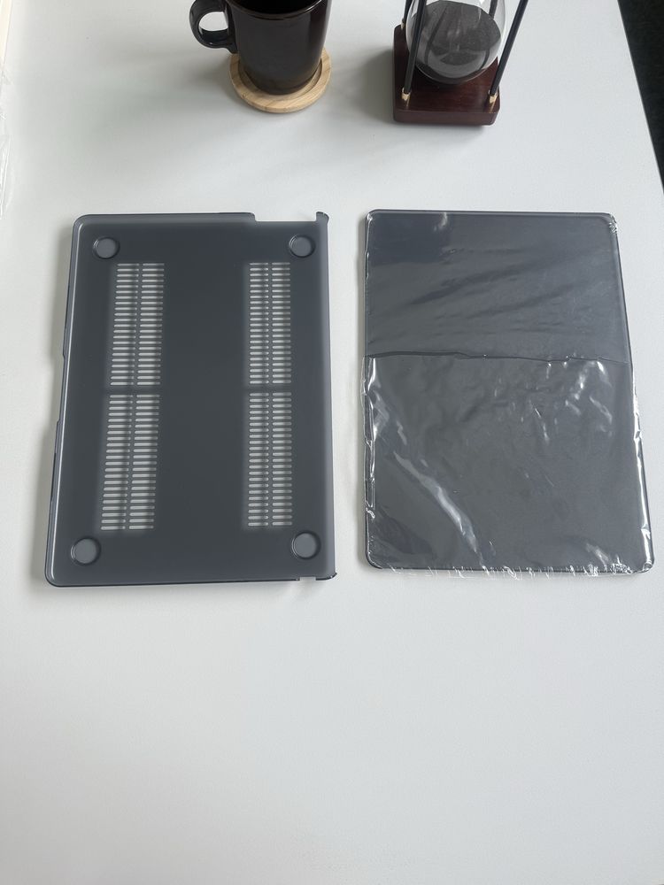 Etui (case) do macbook air 13 m2. A2681