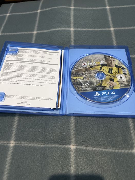 Fifa 17 ps4 praticamente novo