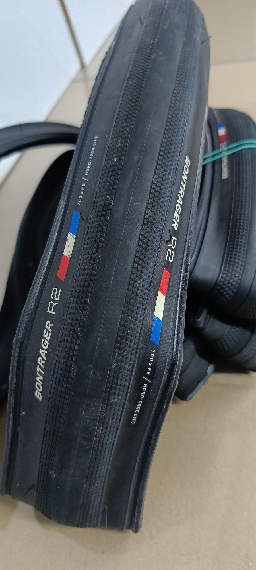 2szt.Opony Bontrager R2 . 700x28c. Zwijanie.