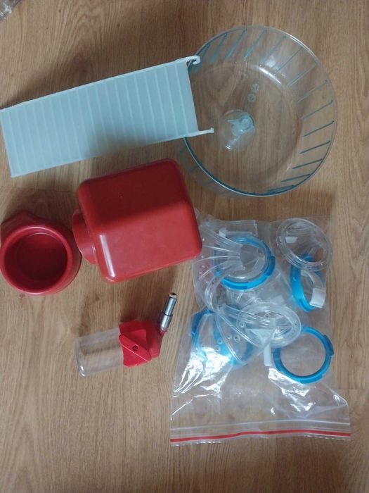 Двухэтажная клетка для хомяков с игровой зоной и  лабиринтом