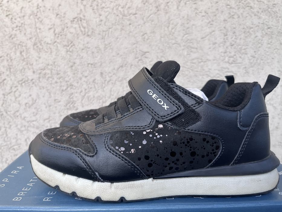 Кросівки    Geox