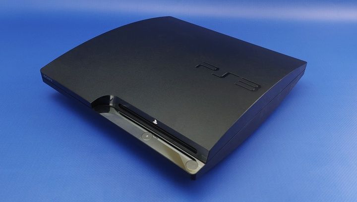 Продам Sony PlayStation 3 Slim.