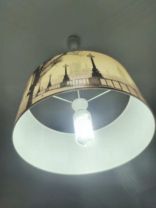 Candeeiro England+OFERTA lampada LED- IMIGRAÇÃO-Só para desocupar