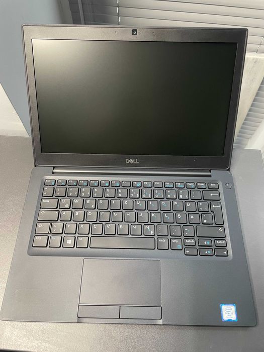 Сучасний Dell Latitude 7290 - чудовий для роботи та навчання