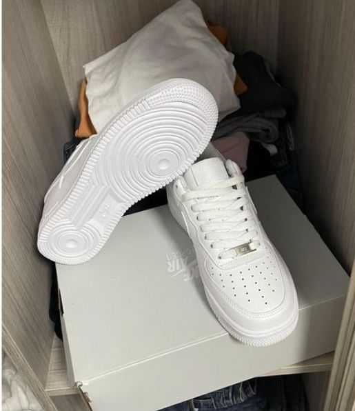 Buty biegania Nike Air Force 1 White R.42.5