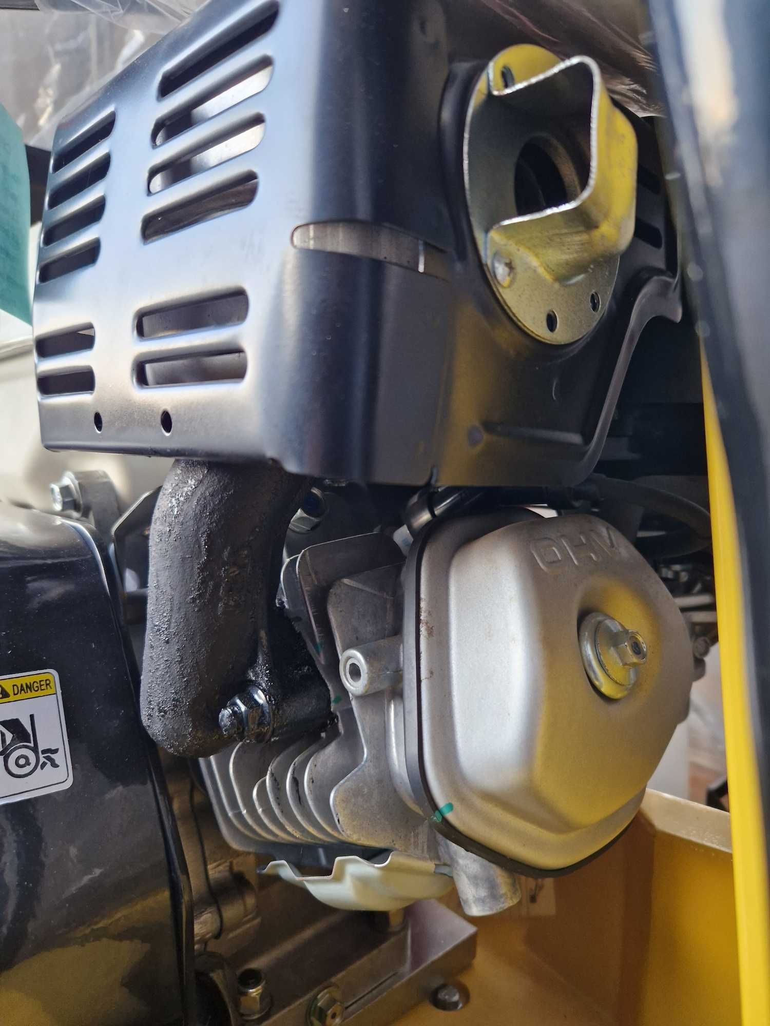 stopa ,płyta wibracyjna 160 kg HZR160 D
silnik HONDY
NOWA