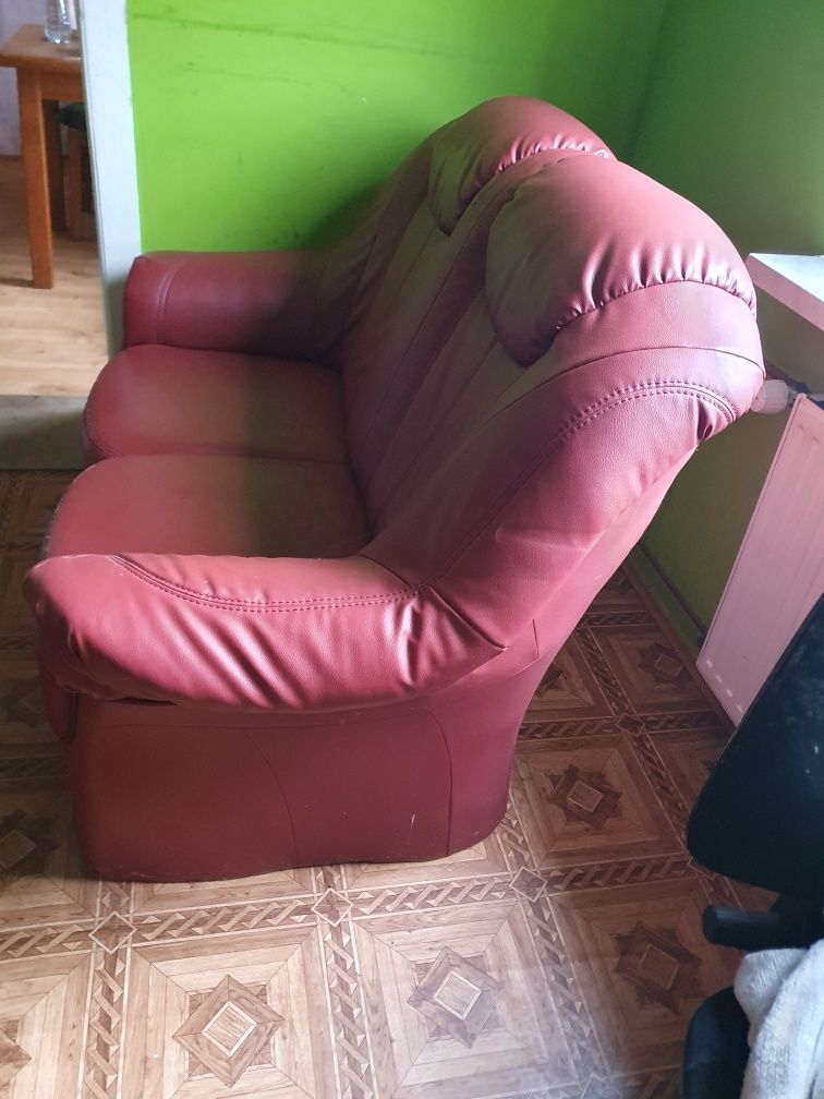 Skórzana bordowa sofa